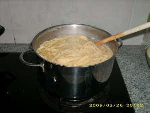 Spaghettinya udah matang. (photo by Tarida)